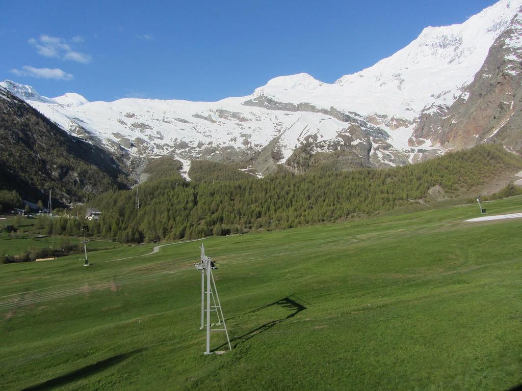 Dolce Vita Saas Fee Quarto foto